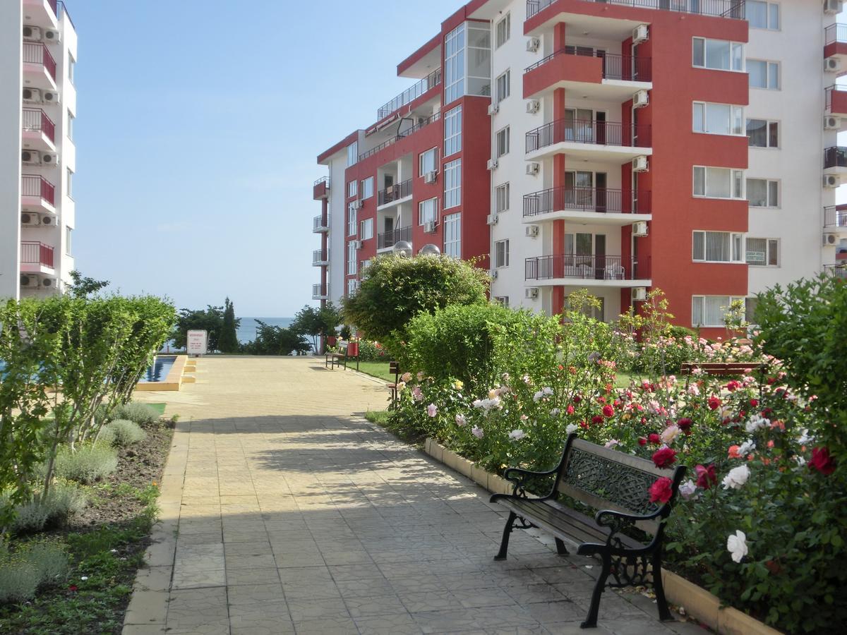 Sea View Panorama Apartment On Complex With Pools And Beach, Sveti Vlas Eksteriør bilde