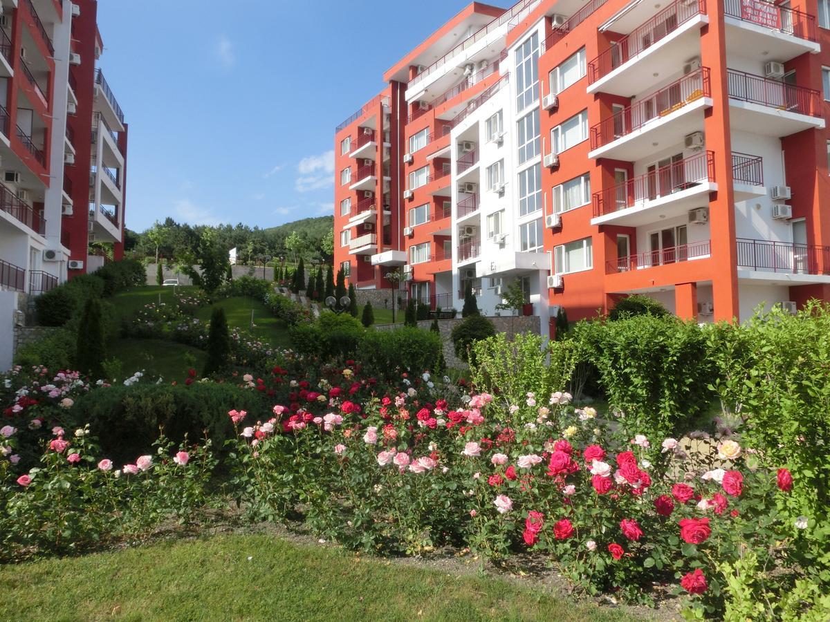 Sea View Panorama Apartment On Complex With Pools And Beach, Sveti Vlas Eksteriør bilde